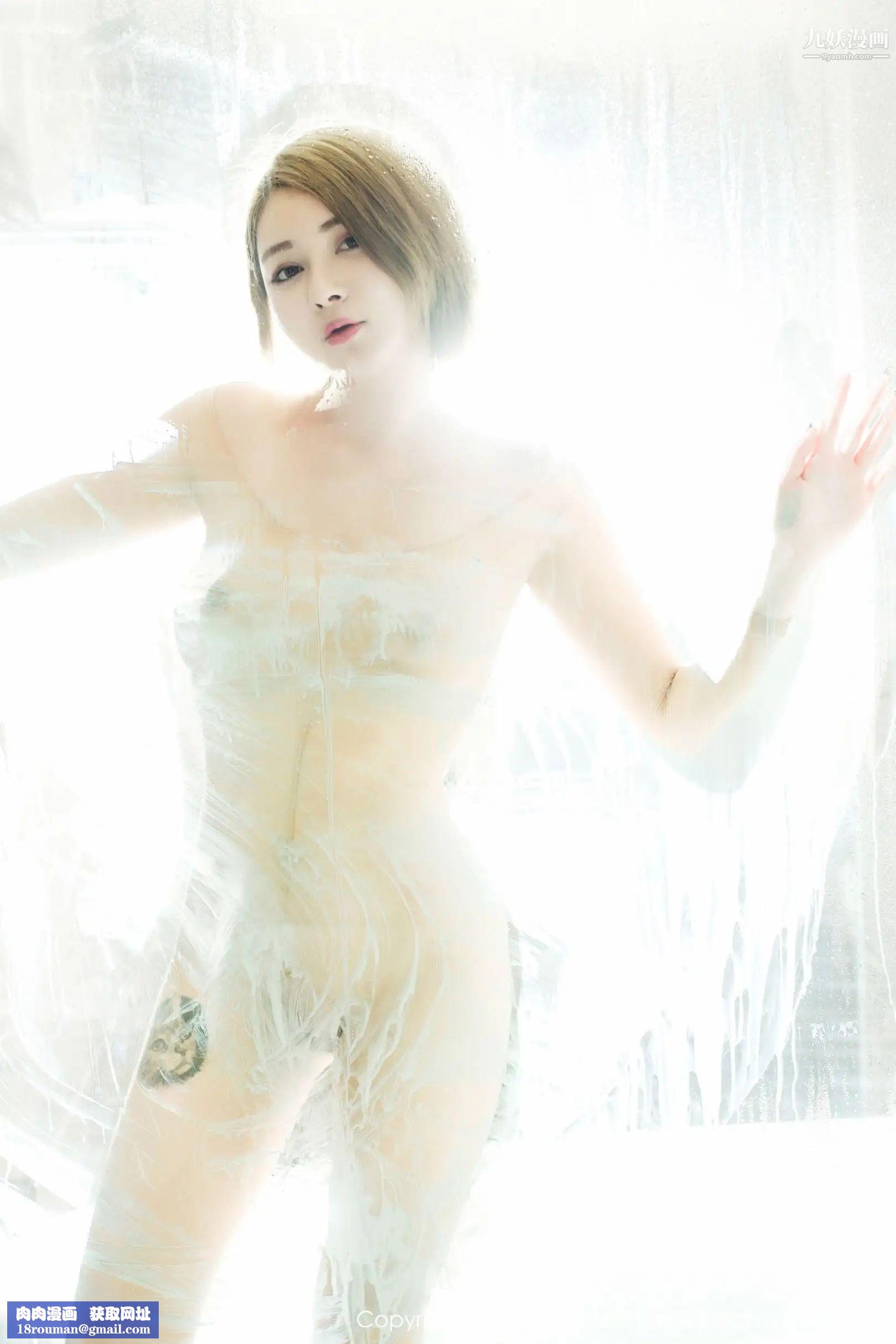 性感写真[真人集]凯竹BuiBui，如凝脂白玉一样的封面酥胸诱惑,圆润如同美玉一般的身体充斥着欲望热情