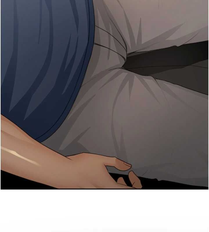 頂加套房的春天第14話-餐桌下調情