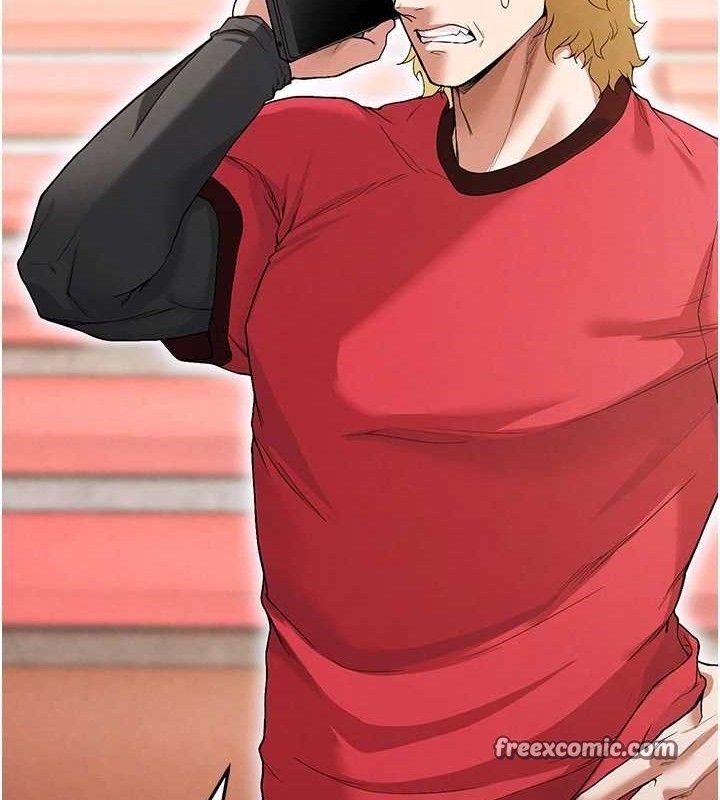 足球型男脱单指南第10话-厕所内练等