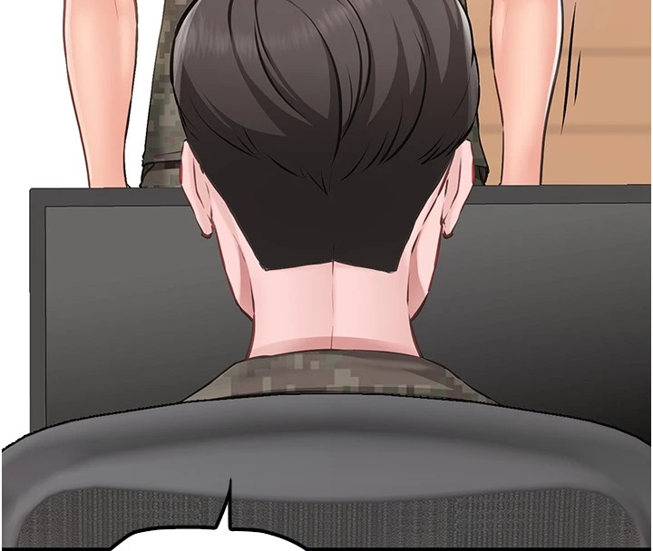 報告女班長:一根突起第1話-女軍部隊唯一的男兵