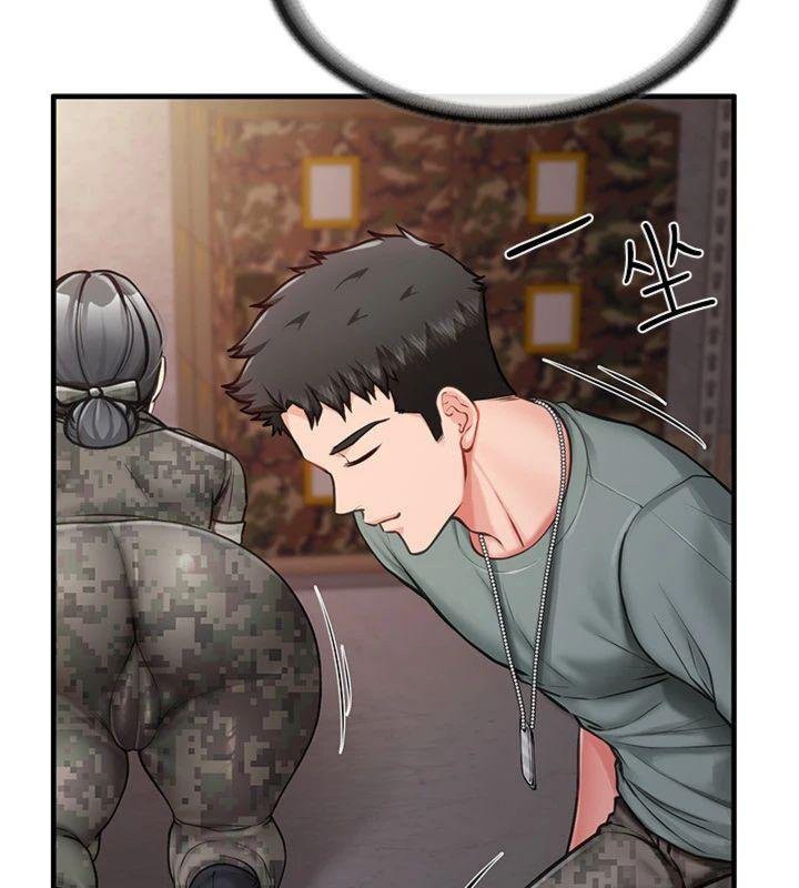 报告女班长:一根突起第8話-在人母面前掏出那根