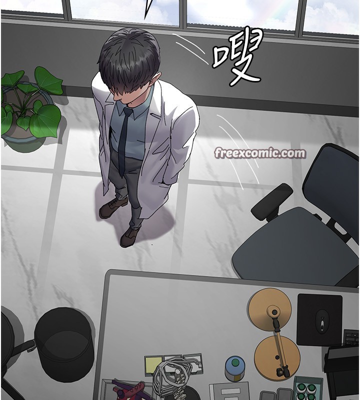 夜間診療室第111話-自己戴上項圈的母狗