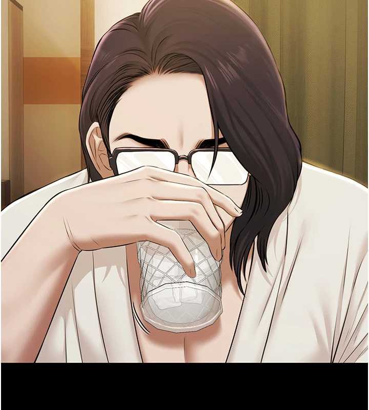 極樂泳池趴第7話-嫩妹雨夜主動獻身