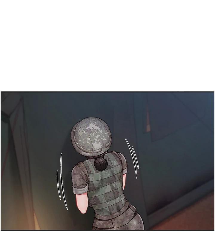 報告女班長:一根突起第29話-訓練中發情的女兵們