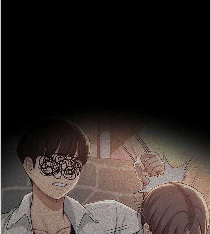 校园成人礼第57話-躲在男廁親密接觸